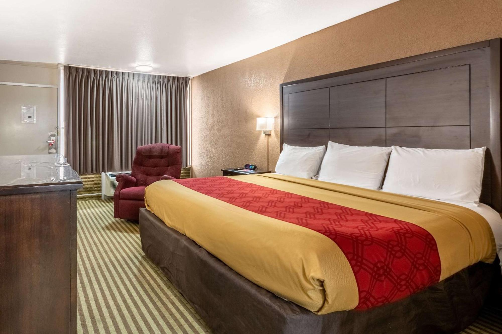 Econo Lodge Winfield Luaran gambar