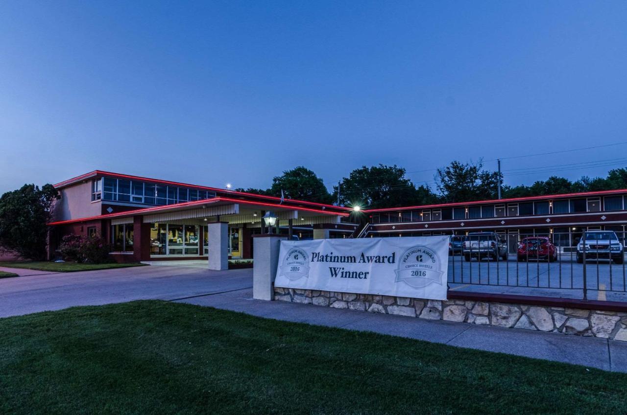 Econo Lodge Winfield Luaran gambar